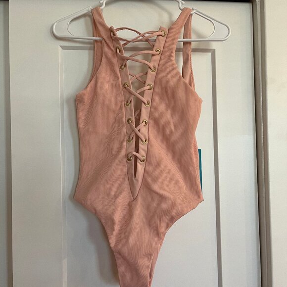 NEW w/tags (NWT) -MED- Beach Bunny Blush Pink Rib Tide Front Lace up Swimsuit - Picture 2 of 4
